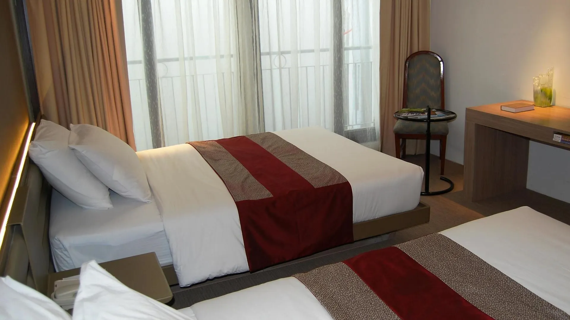The E-Hotel Makati Makati City Filipíny